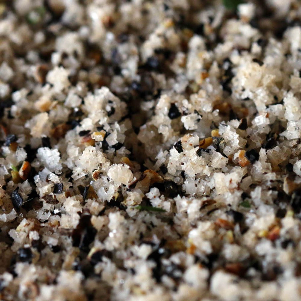 Comment donner des saveurs originales à ses pâtisseries maison ? fleur de sel poivre noir concassé e1596016980415